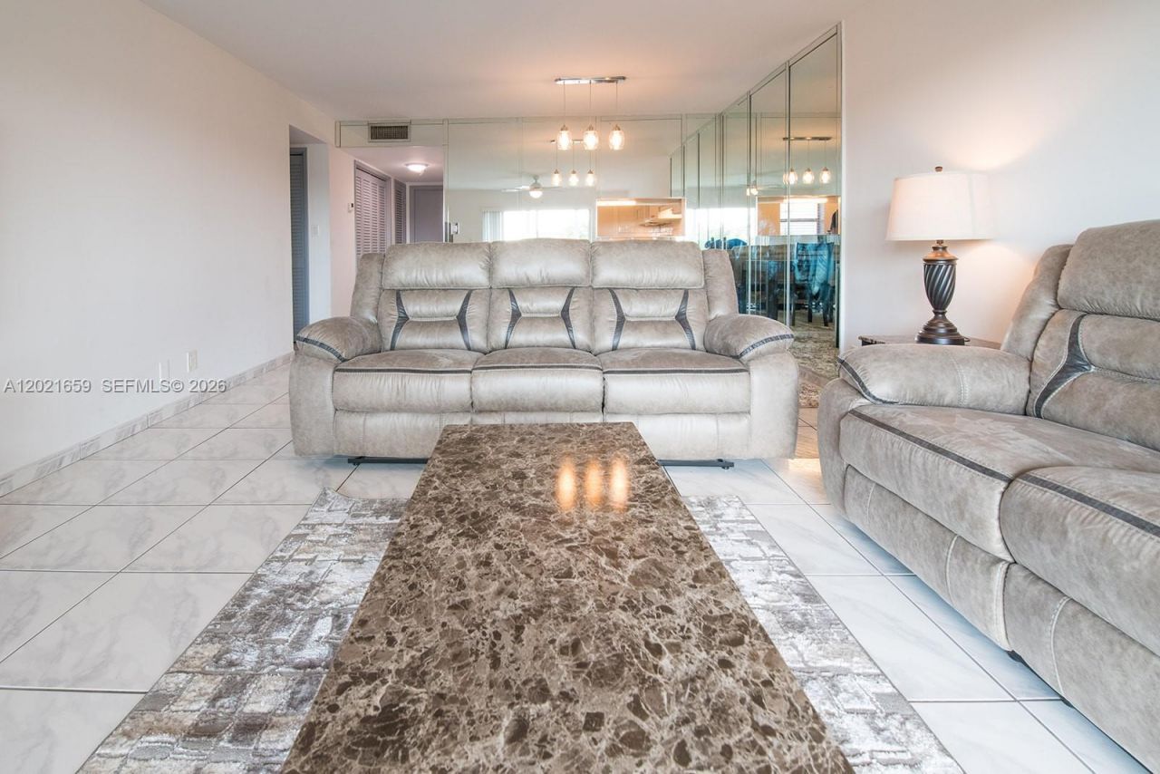 4650 Washington St, Unit 502, Hollywood, FL 33021 Photo