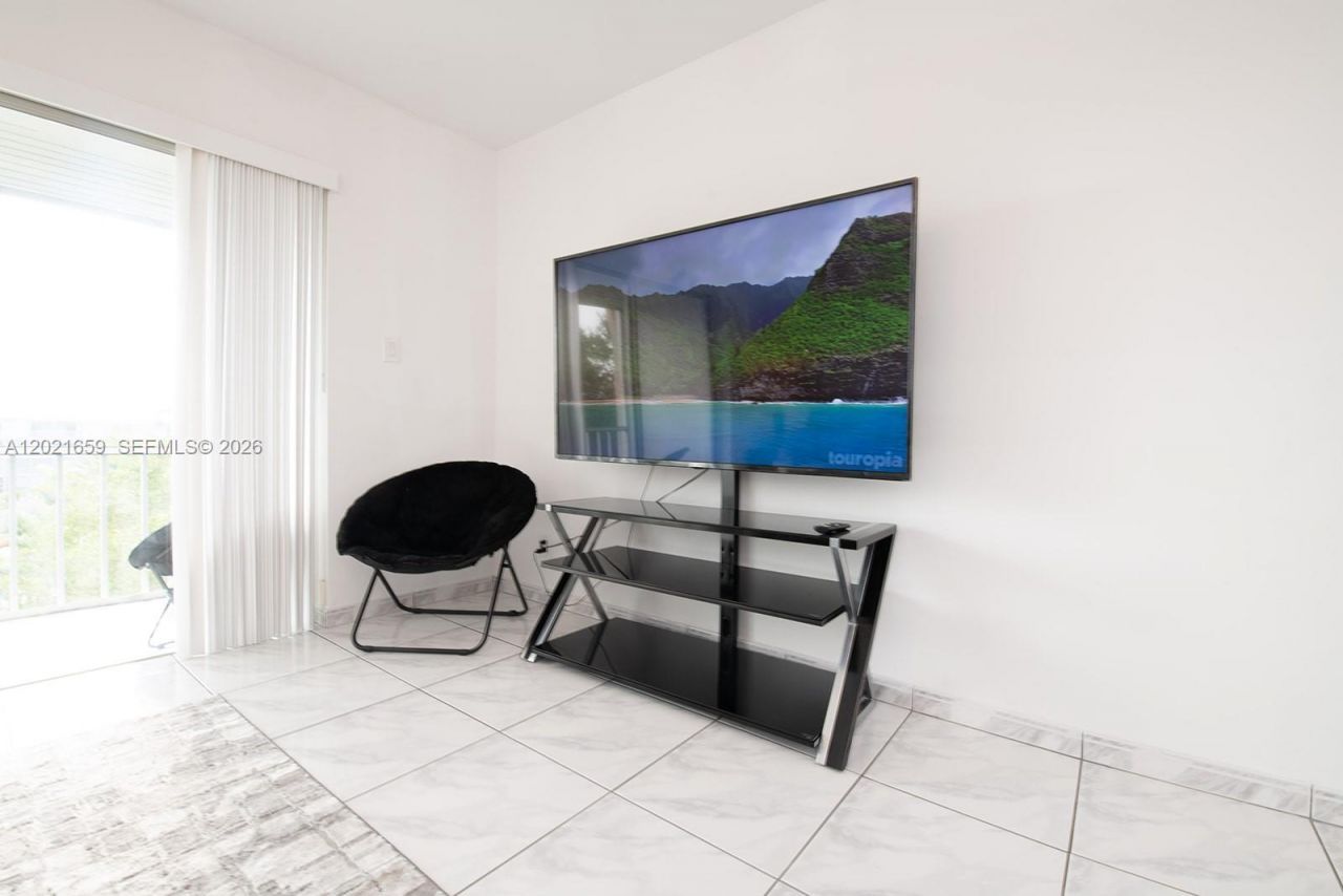 4650 Washington St, Unit 502, Hollywood, FL 33021 Photo