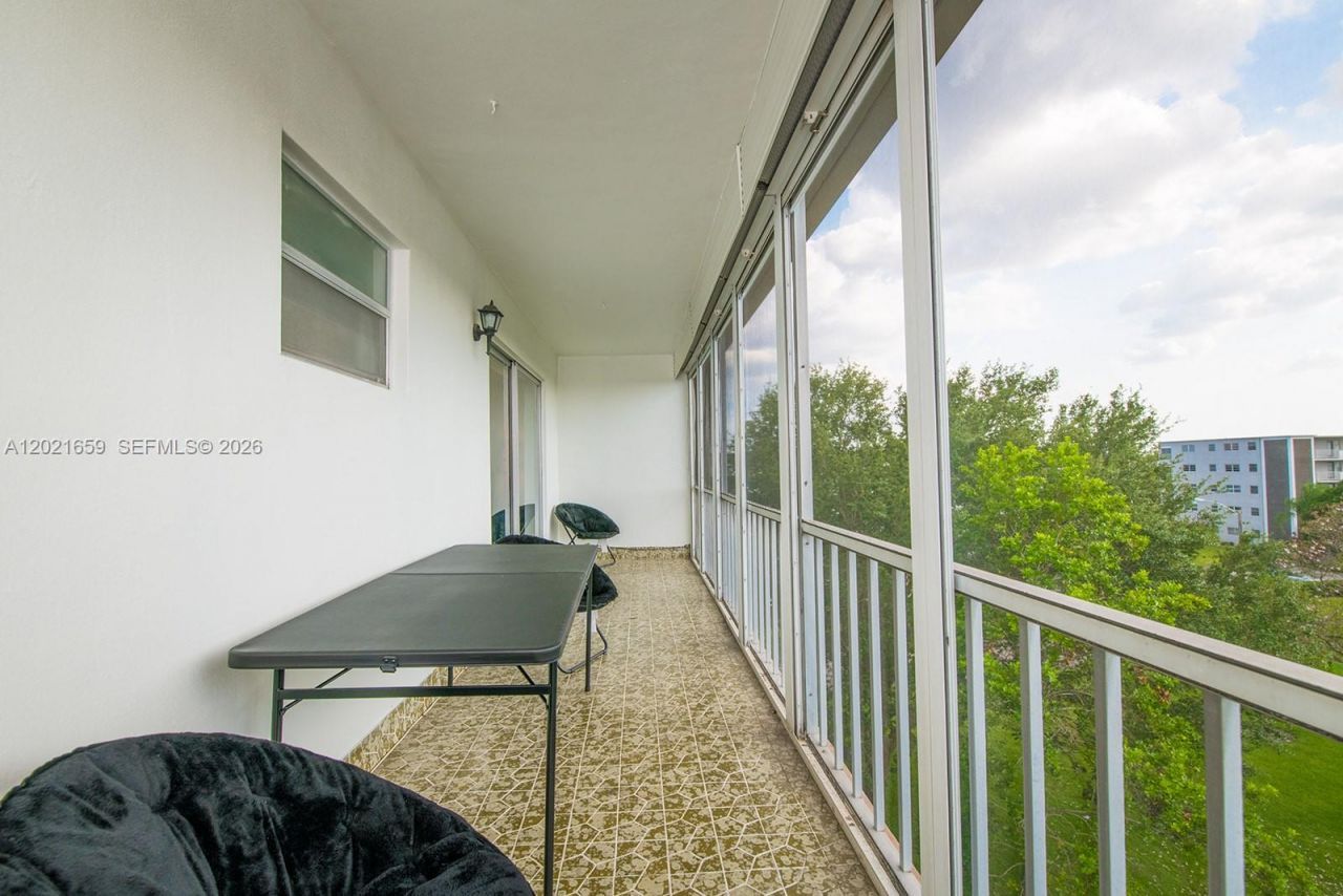 4650 Washington St, Unit 502, Hollywood, FL 33021 Photo