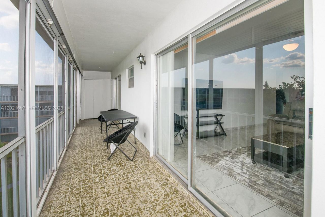 4650 Washington St, Unit 502, Hollywood, FL 33021 Photo