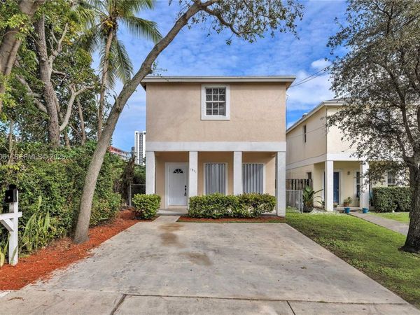 1541 NW 1st Ct , Miami, FL 33136