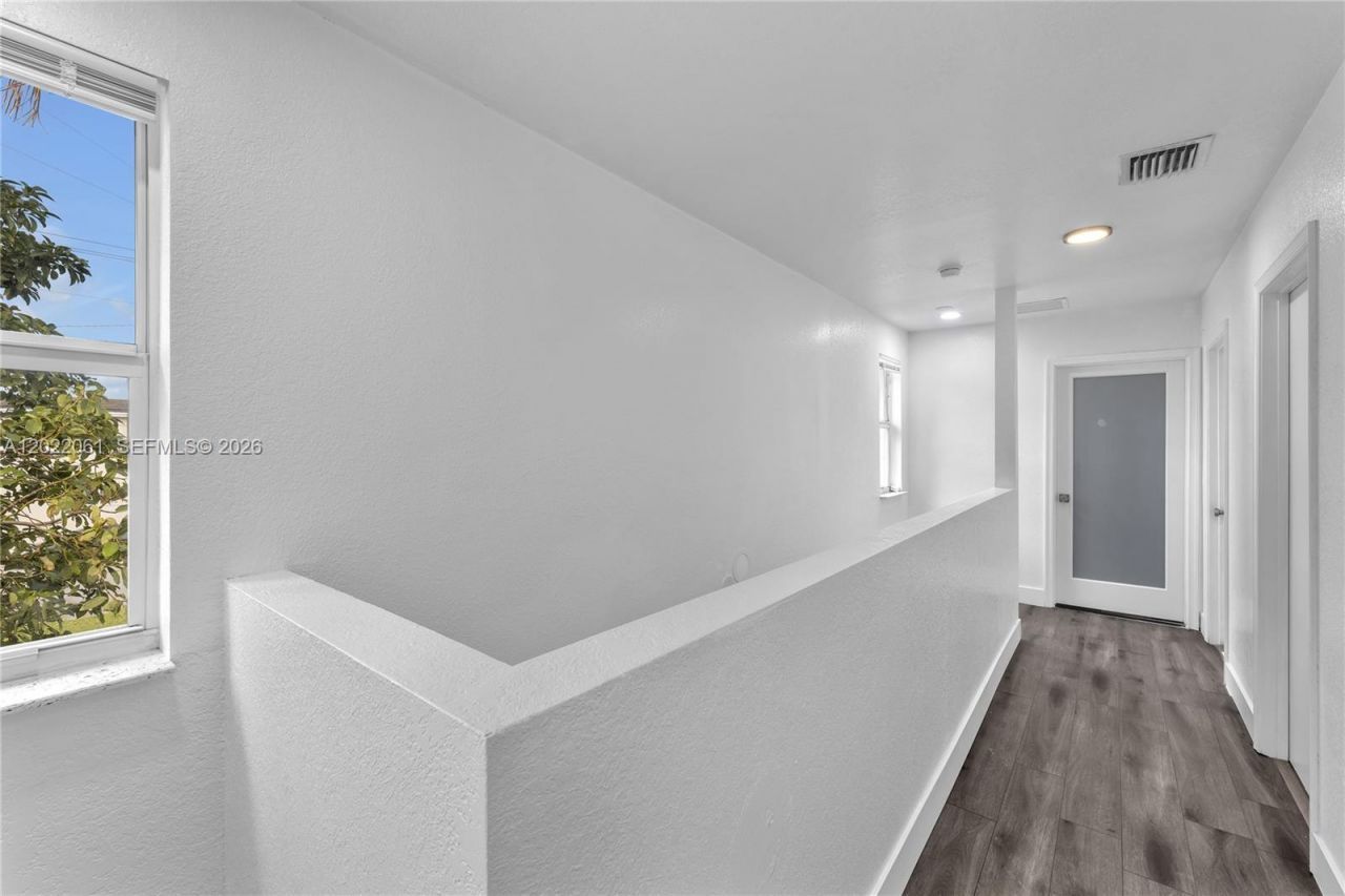 1541 NW 1st Ct , Miami, FL 33136 Photo