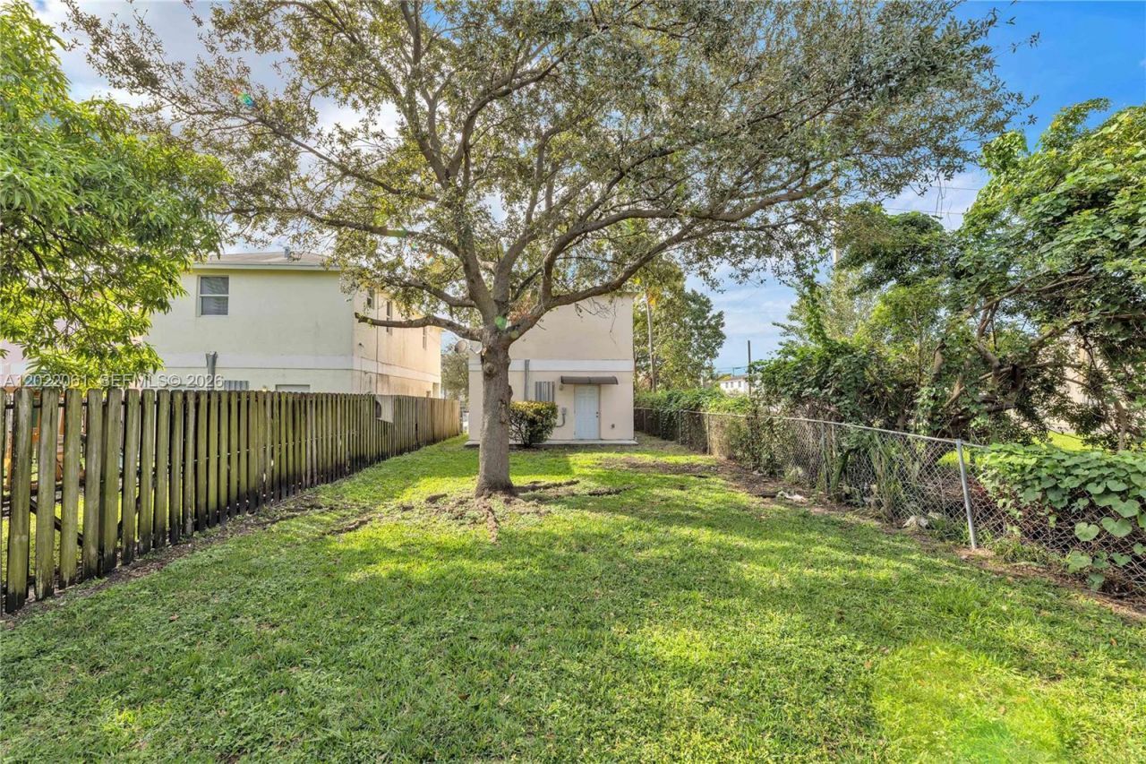 1541 NW 1st Ct , Miami, FL 33136 Photo