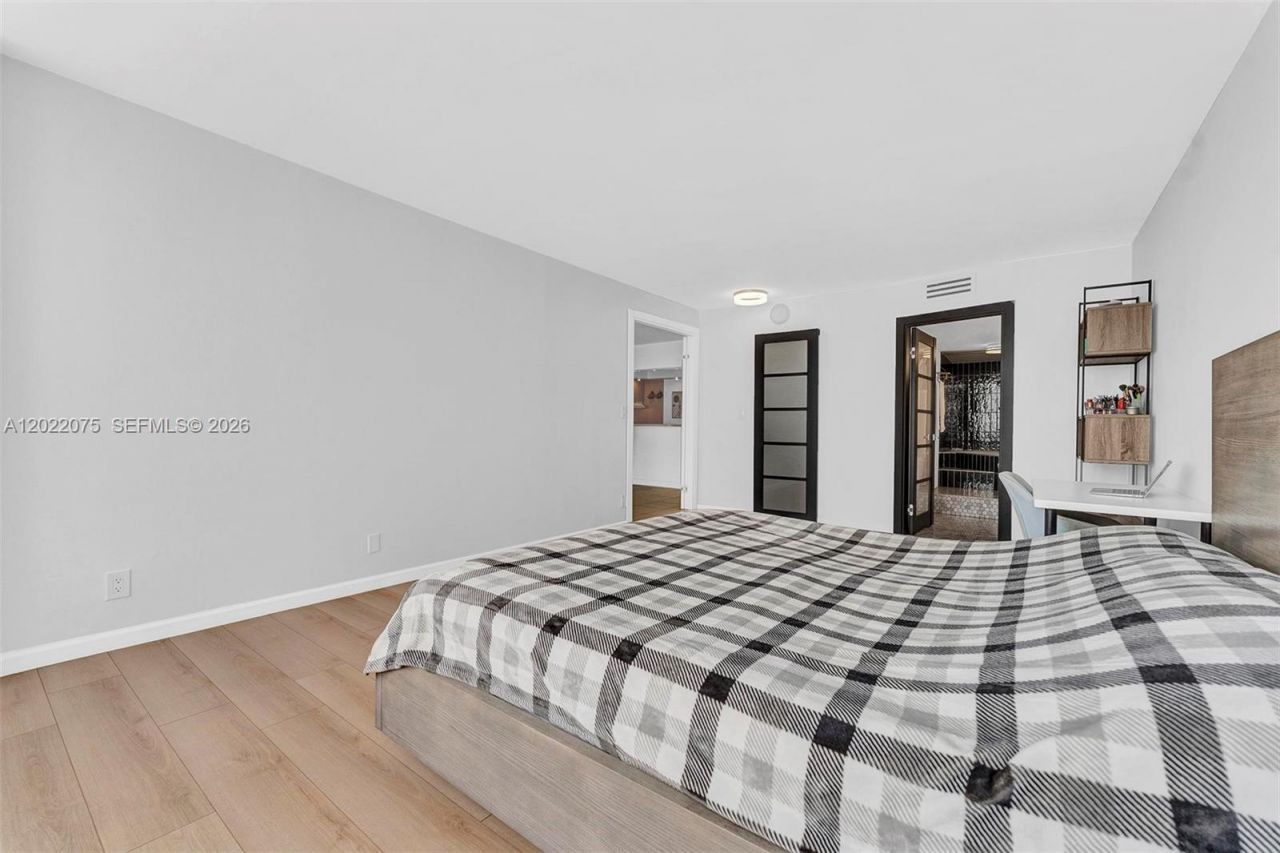 600 Three Islands Blvd, Unit 1615, Hallandale Beach, FL 33009 Photo
