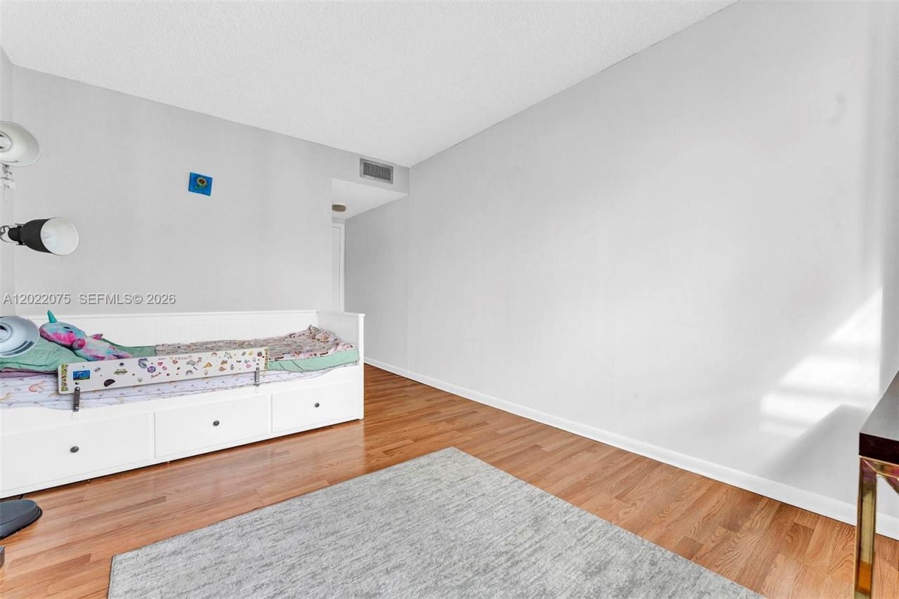 600 Three Islands Blvd, Unit 1615, Hallandale Beach, FL 33009 Photo