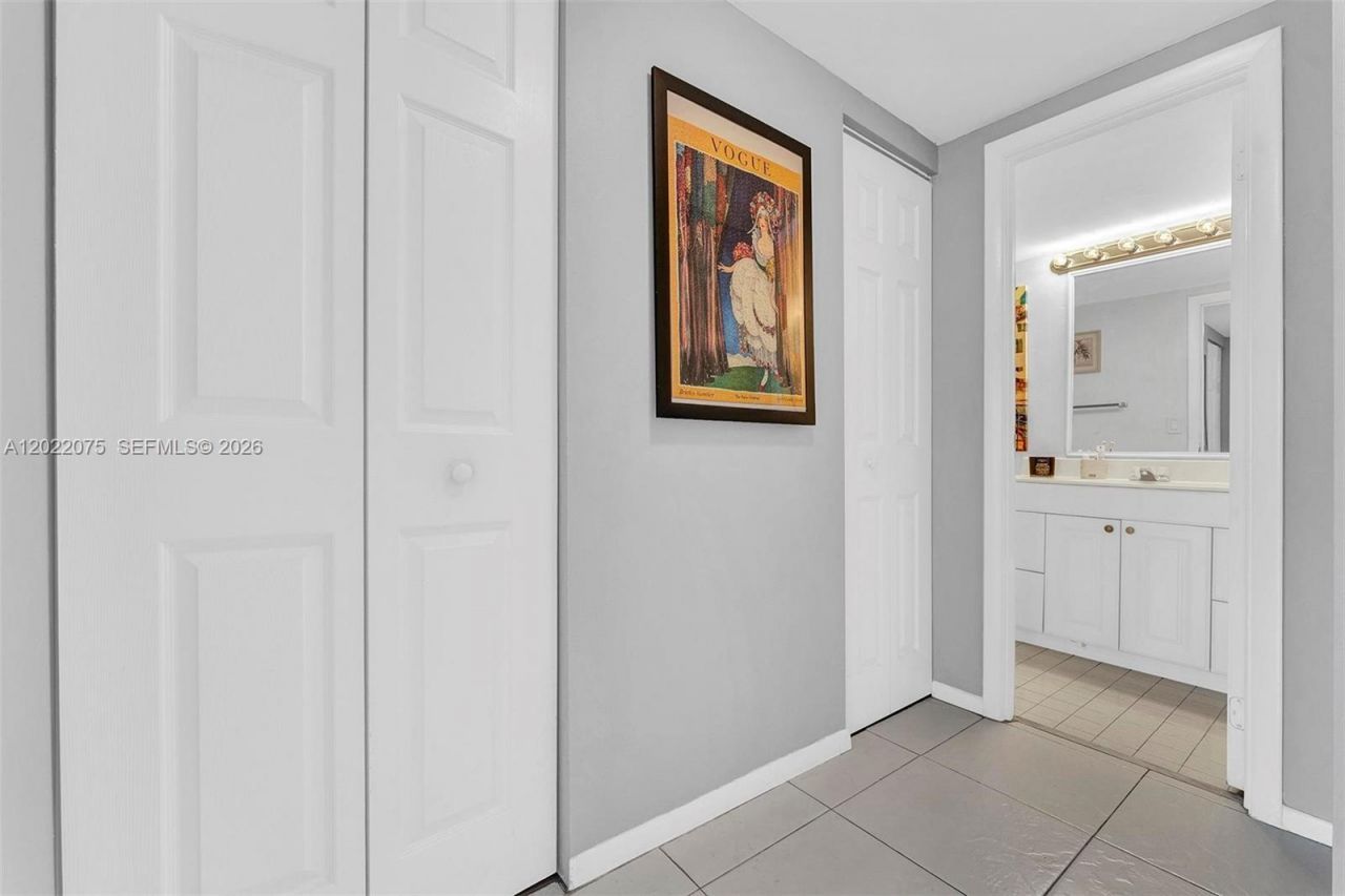 600 Three Islands Blvd, Unit 1615, Hallandale Beach, FL 33009 Photo