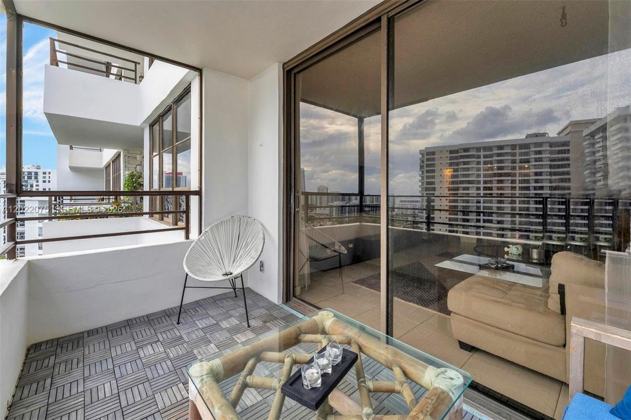 600 Three Islands Blvd, Unit 1615, Hallandale Beach, FL 33009 Photo