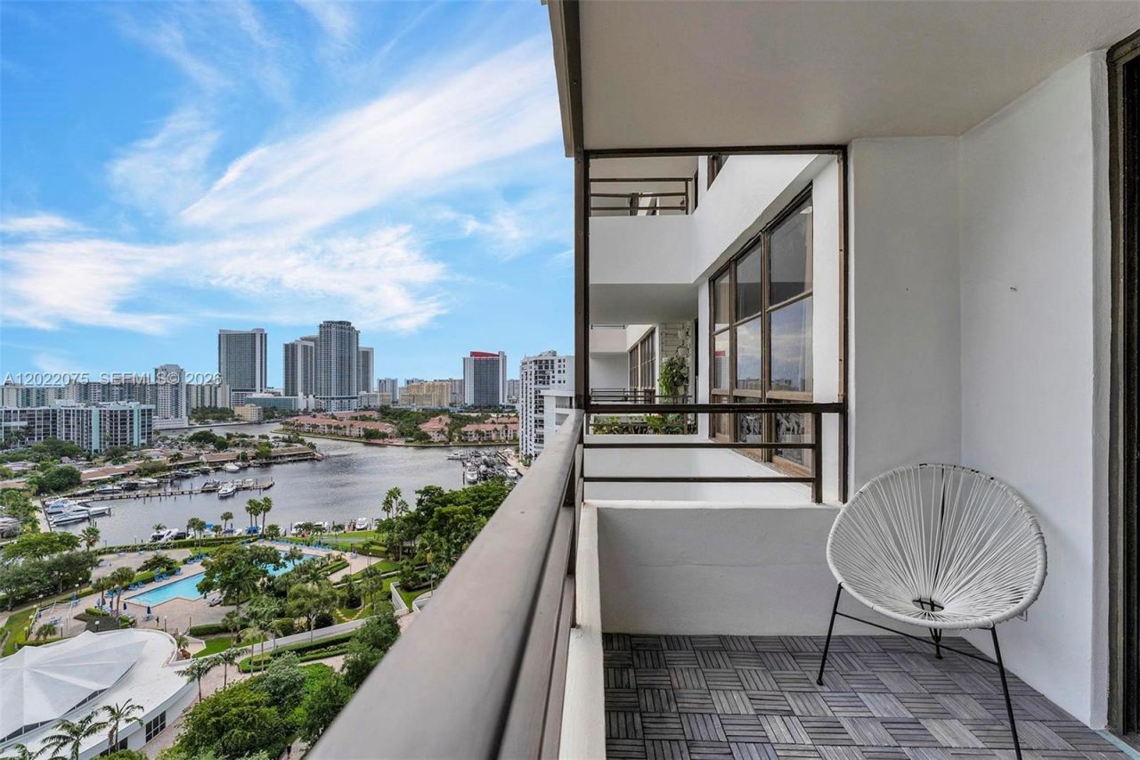 600 Three Islands Blvd, Unit 1615, Hallandale Beach, FL 33009 Photo