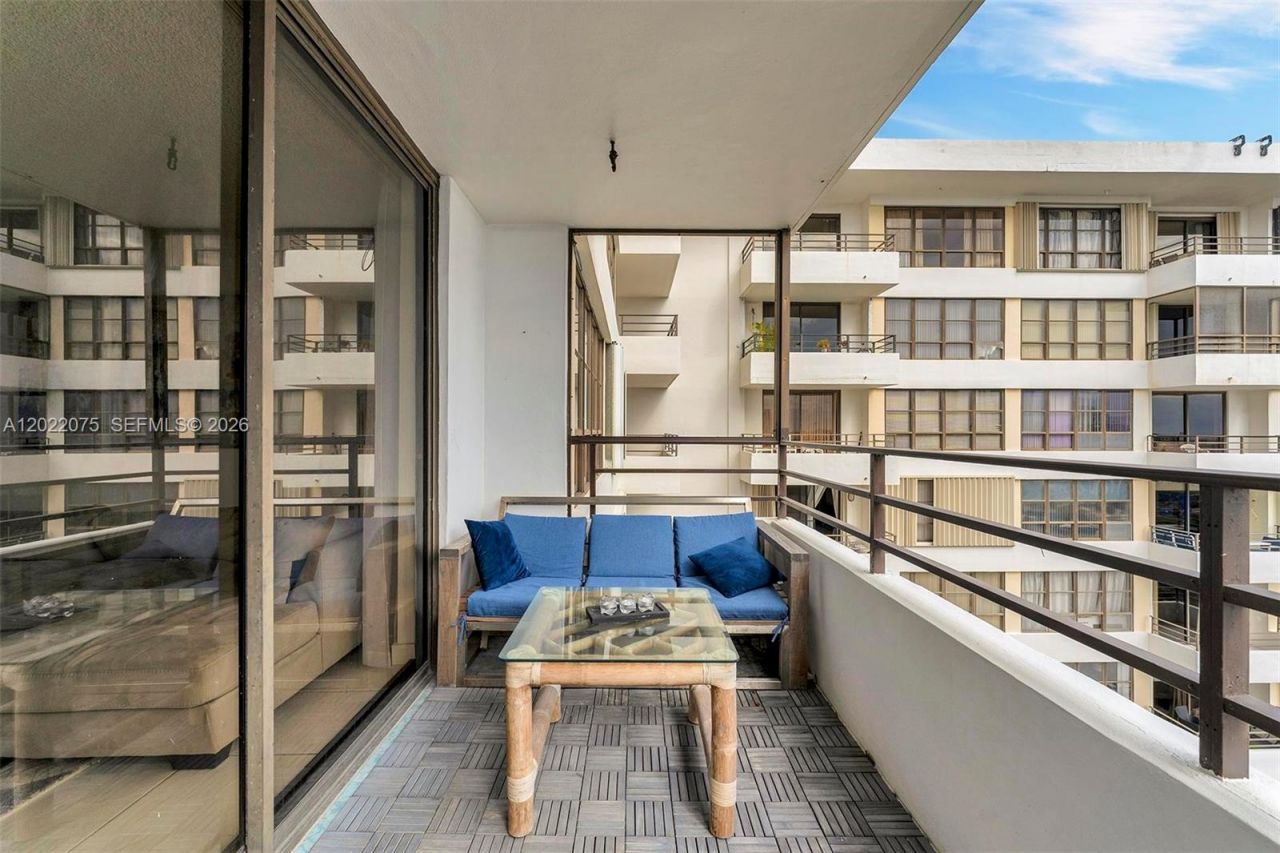 600 Three Islands Blvd, Unit 1615, Hallandale Beach, FL 33009 Photo