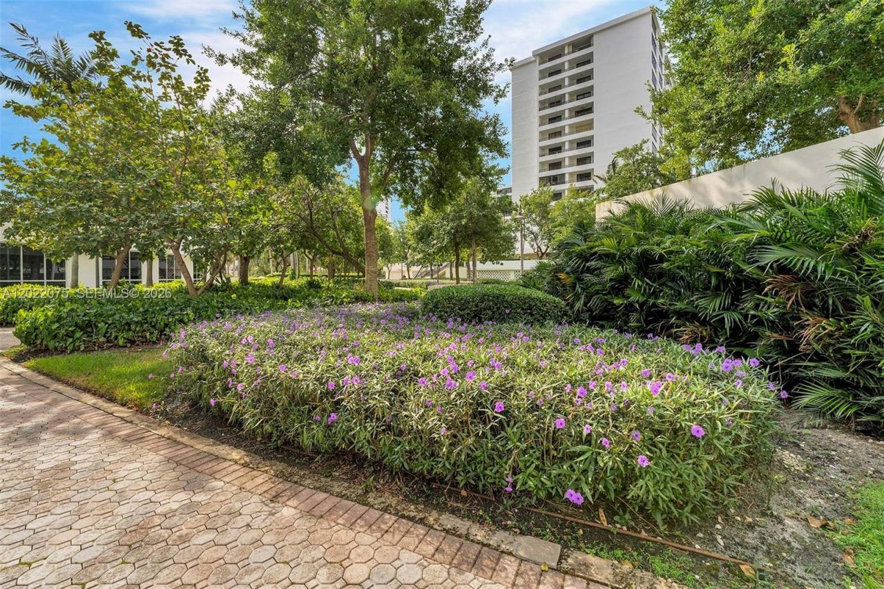 600 Three Islands Blvd, Unit 1615, Hallandale Beach, FL 33009 Photo