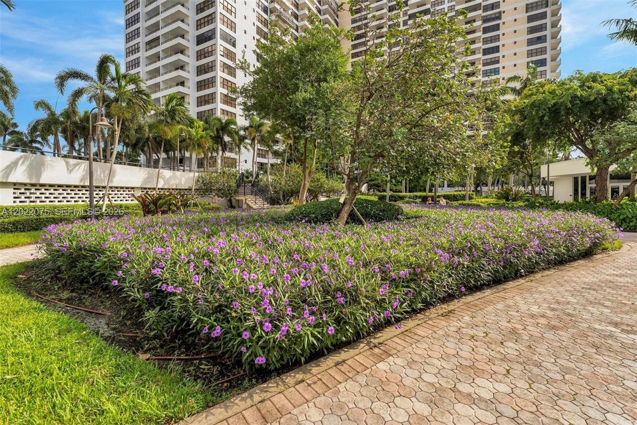 600 Three Islands Blvd, Unit 1615, Hallandale Beach, FL 33009 Photo