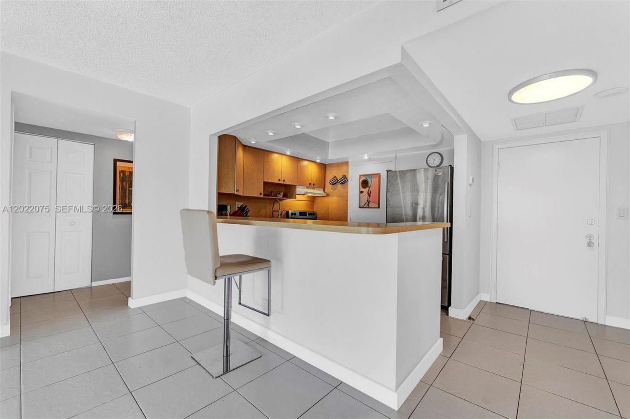 600 Three Islands Blvd, Unit 1615, Hallandale Beach, FL 33009 Photo