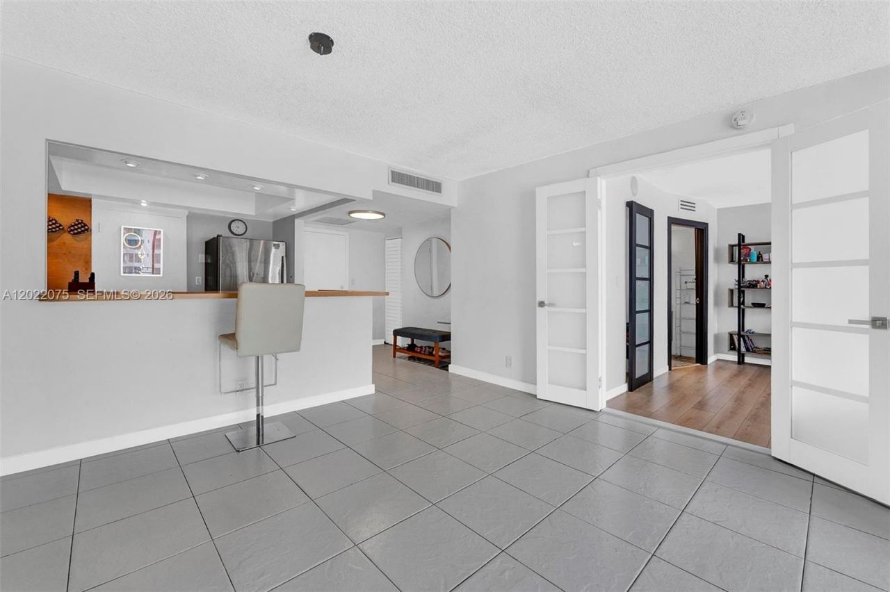 600 Three Islands Blvd, Unit 1615, Hallandale Beach, FL 33009 Photo
