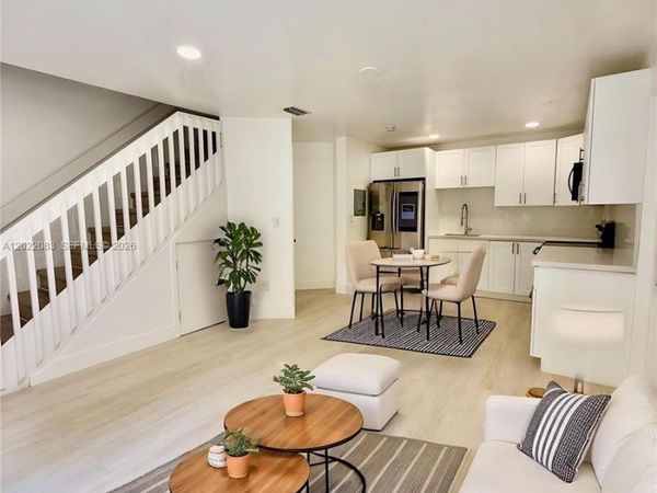2652 SW 34th Ave, Unit REAR, Miami, FL 33133