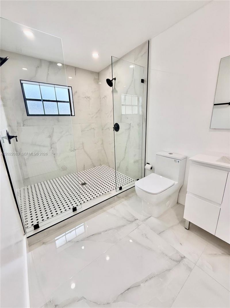 2652 SW 34th Ave, Unit REAR, Miami, FL 33133 Photo