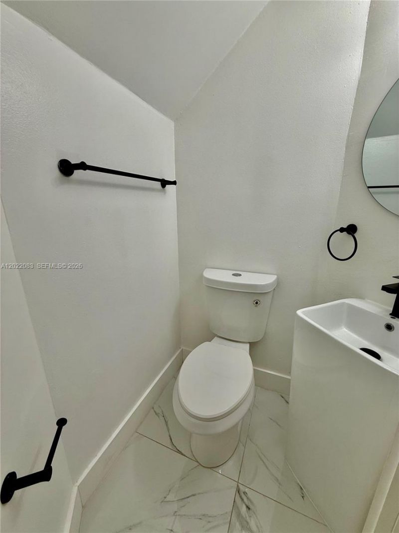 2652 SW 34th Ave, Unit REAR, Miami, FL 33133 Photo
