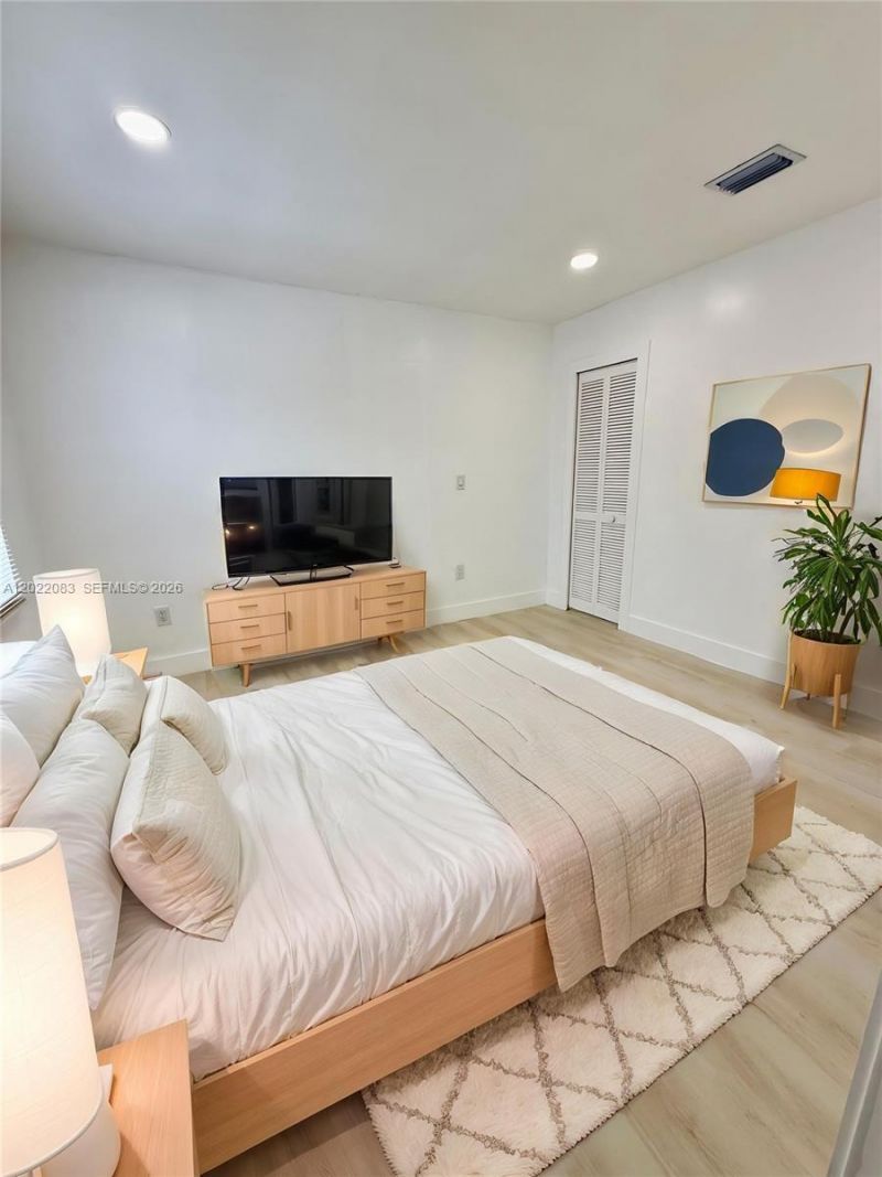 2652 SW 34th Ave, Unit REAR, Miami, FL 33133 Photo