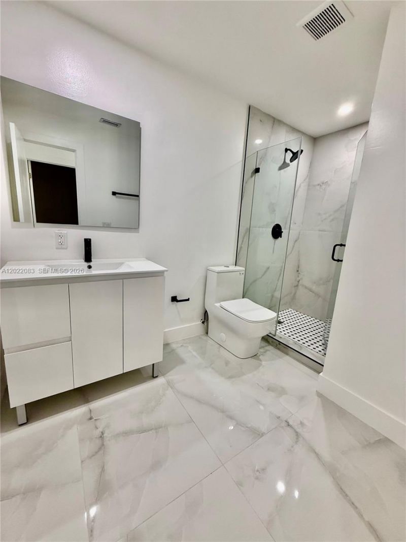 2652 SW 34th Ave, Unit REAR, Miami, FL 33133 Photo