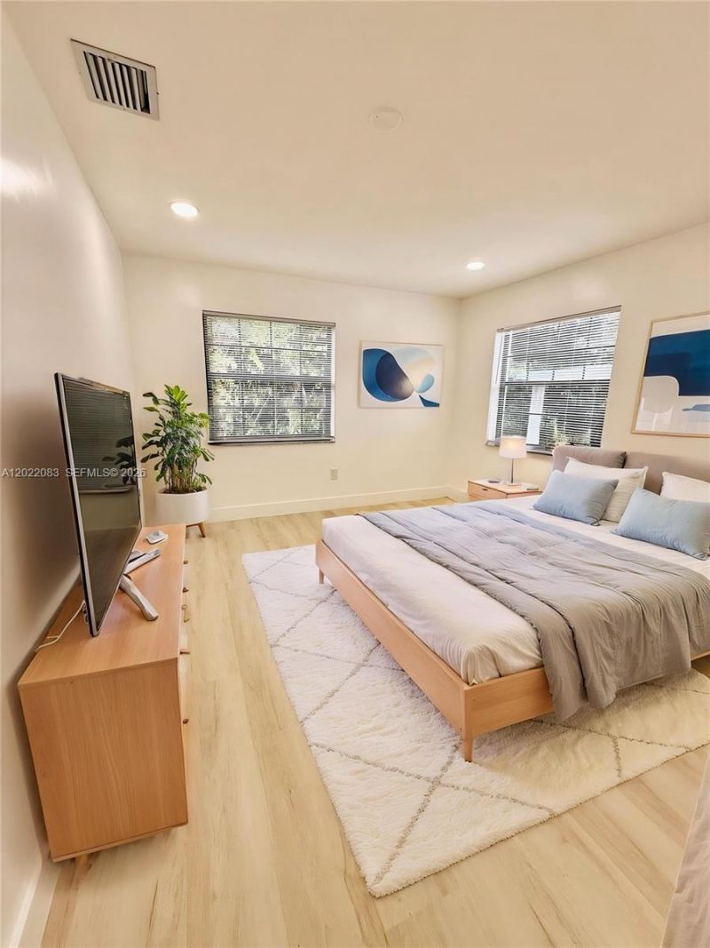 2652 SW 34th Ave, Unit REAR, Miami, FL 33133 Photo