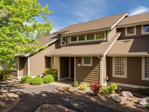 1378 Highland View Loop, Redmond, OR 97756