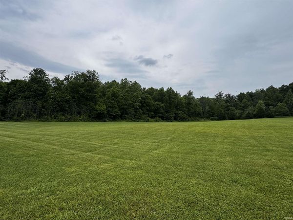 1 E Calvertville Road, Bloomfield, IN 47424