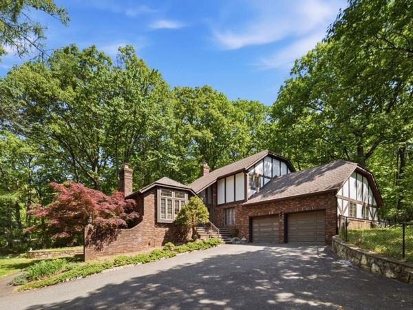 2 Carol Rd, Kinnelon, NJ 07405