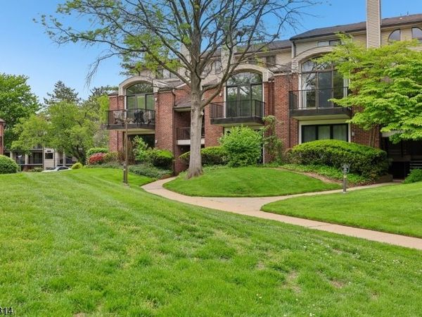 1 Peabody Ct, Teaneck, NJ 07666