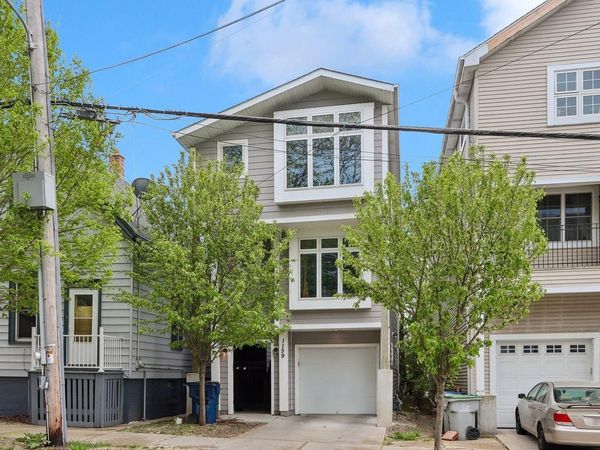 1159 E Kane PLACE, Unit 1159A, Milwaukee, WI 53202