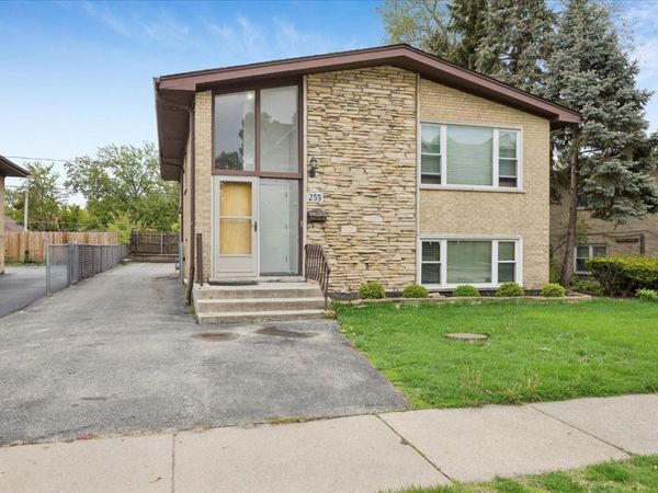 255 E Burlington Street , Unit 1, Riverside, IL 60546