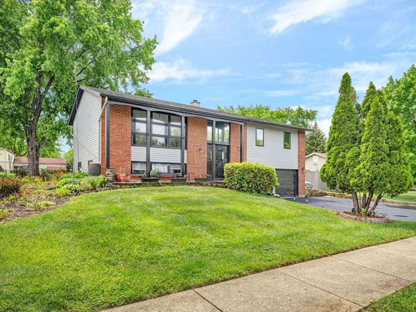 551 FALCONRIDGE Way , Bolingbrook, IL 60440