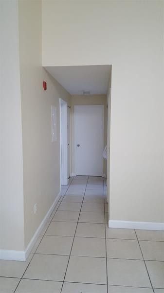 6936 SW 39th Street, Unit D208, Davie, FL 33314 Photo