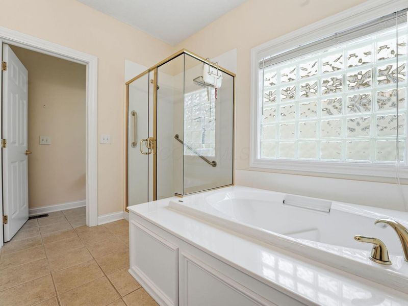 1059 Kempton Run Drive, Columbus, OH 43235 Photo 31