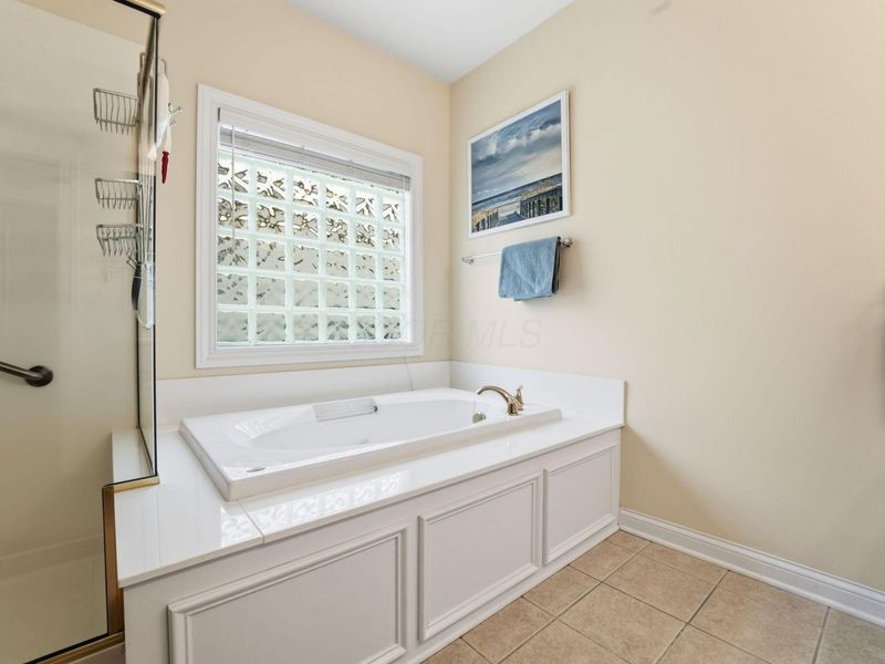 1059 Kempton Run Drive, Columbus, OH 43235 Photo 34