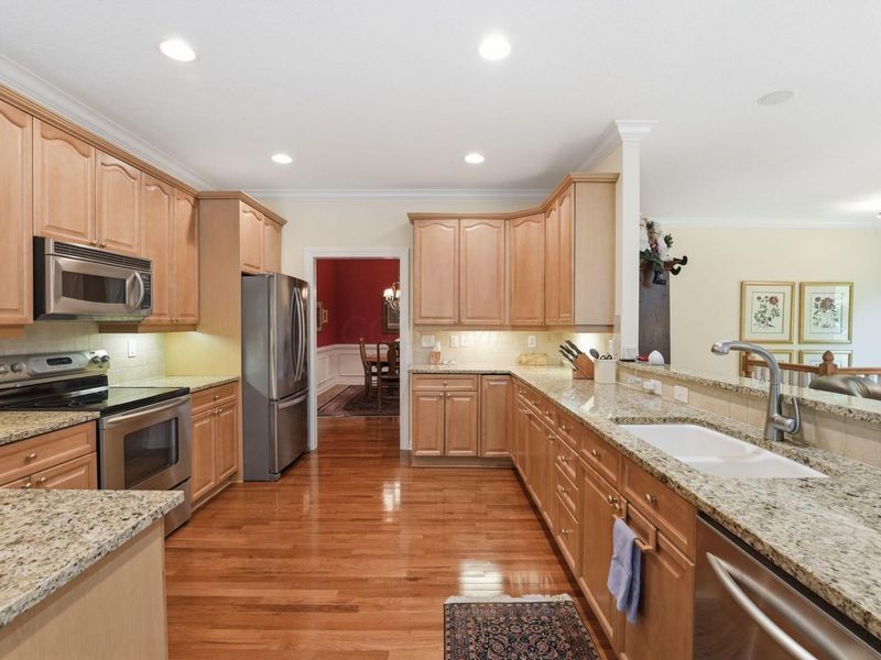 1059 Kempton Run Drive, Columbus, OH 43235 Photo 5