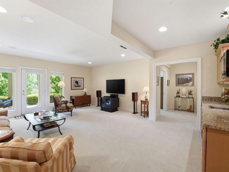 1059 Kempton Run Drive, Columbus, OH 43235 Photo 52