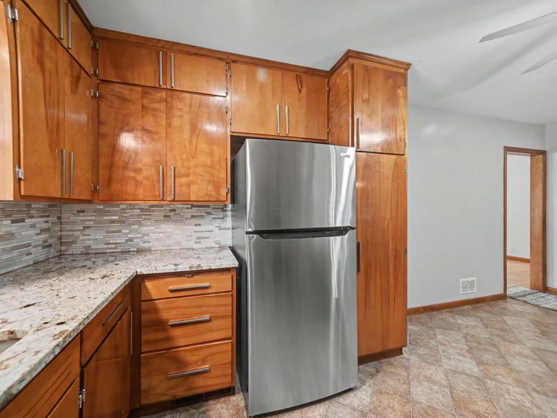 885 W Perry Street , Bucyrus, OH 44820 Photo 11