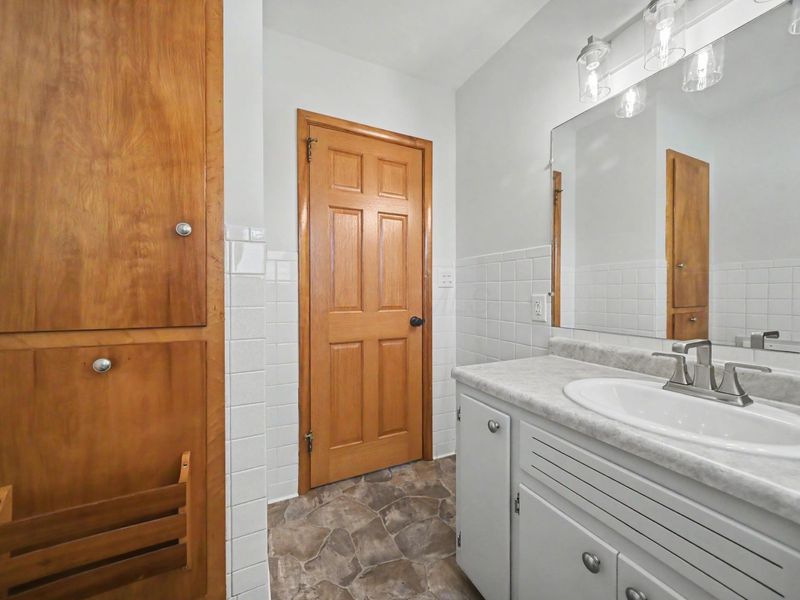 885 W Perry Street , Bucyrus, OH 44820 Photo 15