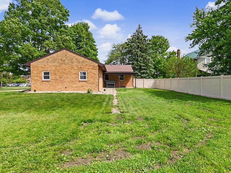 885 W Perry Street , Bucyrus, OH 44820 Photo 43