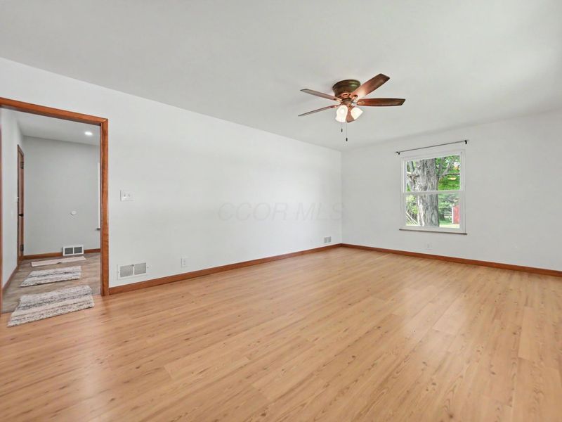 885 W Perry Street , Bucyrus, OH 44820 Photo 6