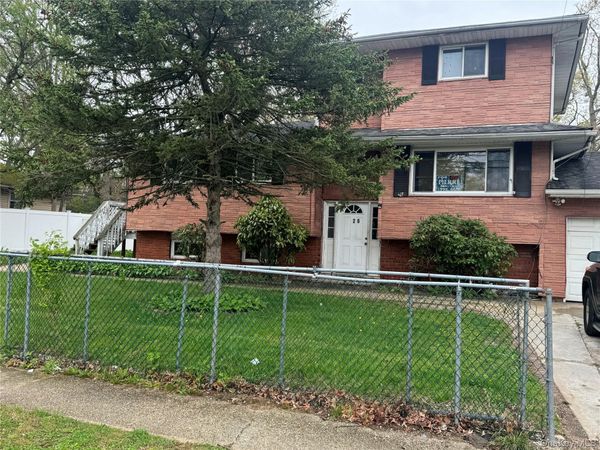 26 Jefferson ave Avenue , Amityville, NY 11701