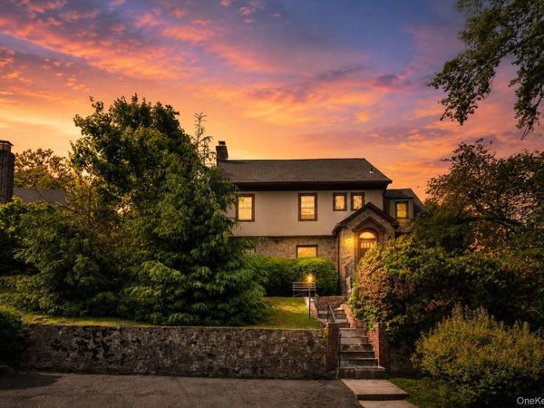 17 Old Orchard Road, New Rochelle, NY 10804