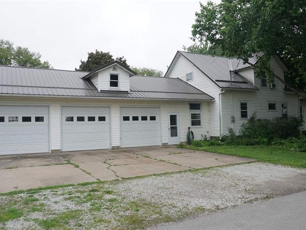 300 E Linn St, Lone Tree, IA 52755