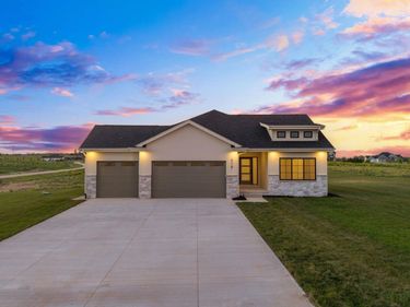 418 Karloff Circle, Yutan, NE 68073