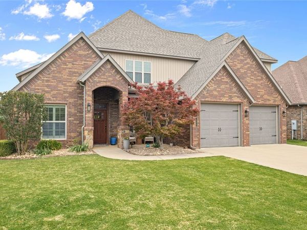 1900 SW Hayfield Avenue , Bentonville, AR 72713