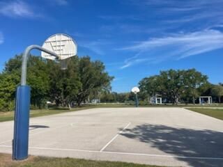 102 Harry Harris Drive, Tavernier, FL 33070 Photo
