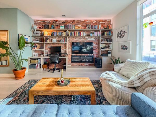 501 Park Pl, Unit #301, Esquimalt, BC V9A 0H3