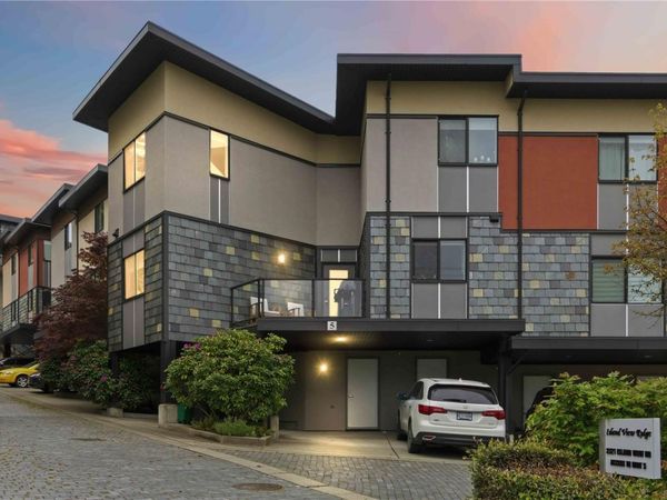 2321 Island View Rd, Unit 5, Central Saanich, BC V8Z 5Z2
