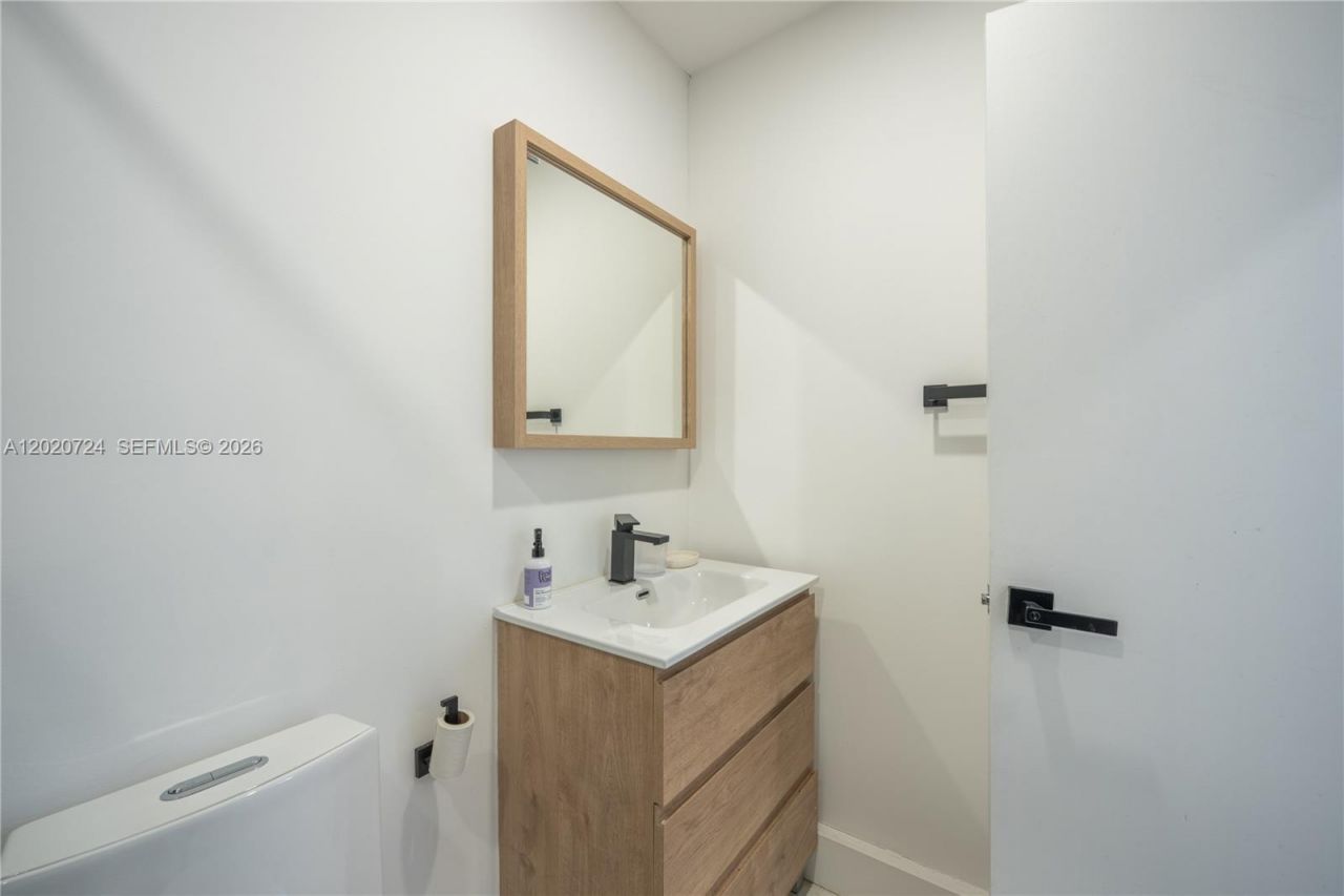 545 NW 47th St , Unit n/a, Miami, FL 33127 Photo