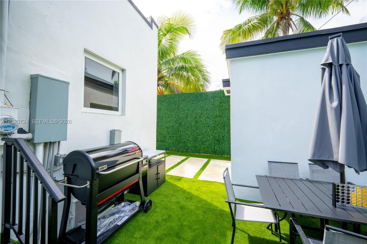 545 NW 47th St , Unit n/a, Miami, FL 33127 Photo