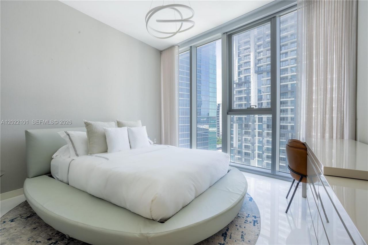 300 Biscayne Boulevard Way, Unit 2203C, Miami, FL 33131 Photo